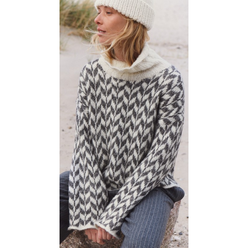 Pullover - Natural Alpaca Pelo - Nordic Knits 2 (model 8)