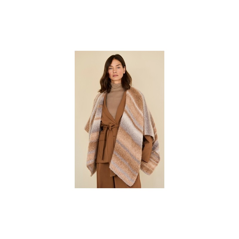 Poncho - Gigante - Lookbook 19 (model 21)