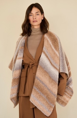 Poncho - Gigante - Lookbook 19 (model 21)