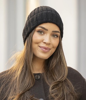 Muts - Cashmere Silk - Viking of Norway - Caia hat licorice 7-5B